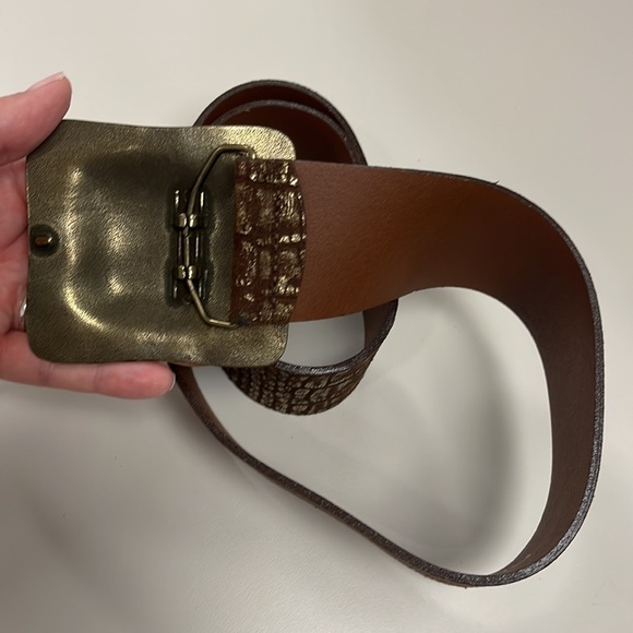 Chicos size small leather / gold tone belt - Picture 2 of 10